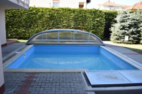 Family Pool Apartman Siófok